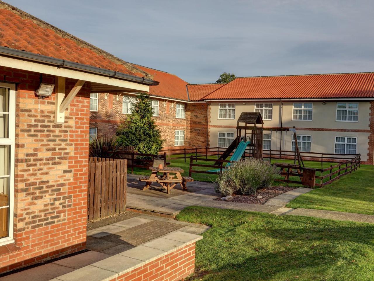 Allerton Court Hotel Northallerton Bagian luar foto
