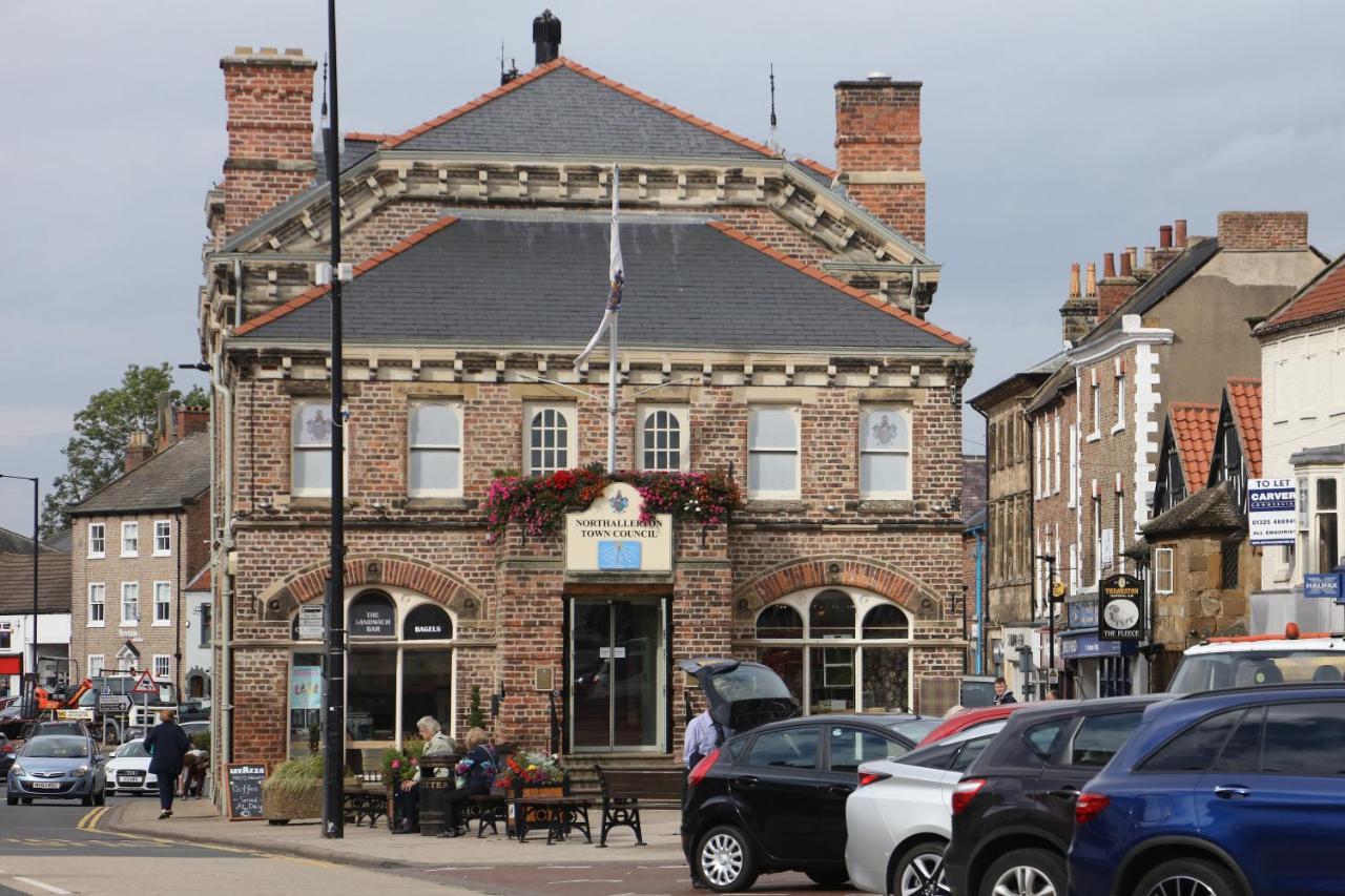 Allerton Court Hotel Northallerton Bagian luar foto